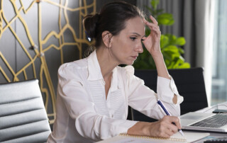 El estrés financiero es una realidad para muchas mujeres