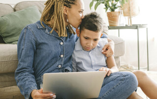 El control parental evoluciona como herramienta de amor y liderazgo, permitiendo formar hijos digitales responsables, preparados para enfrentar un mundo tecnológico con criterio, equilibrio y seguridad emocional.